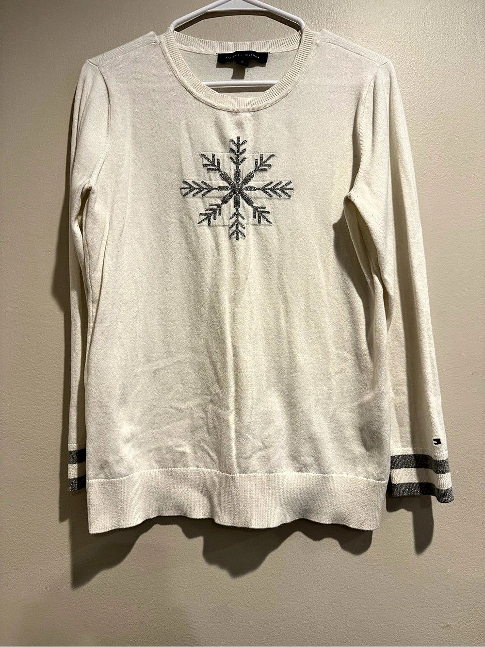 Tommy Hilfiger Snowflake Crewneck Size Medium Like New